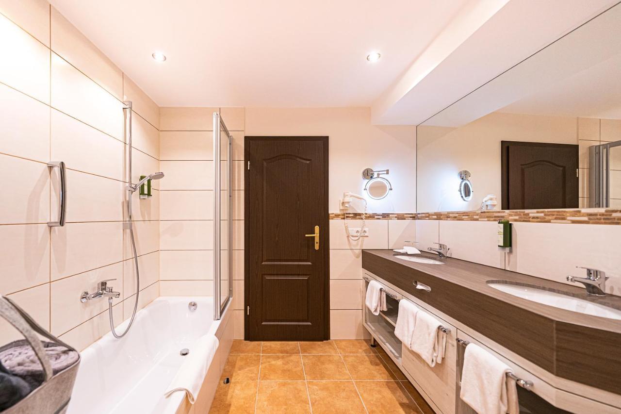 Robenstein Aktivhotel & Hotel 4*